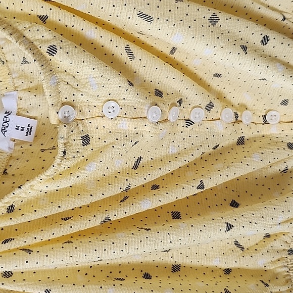 BNWT yellow button crop top - Picture 3 of 4